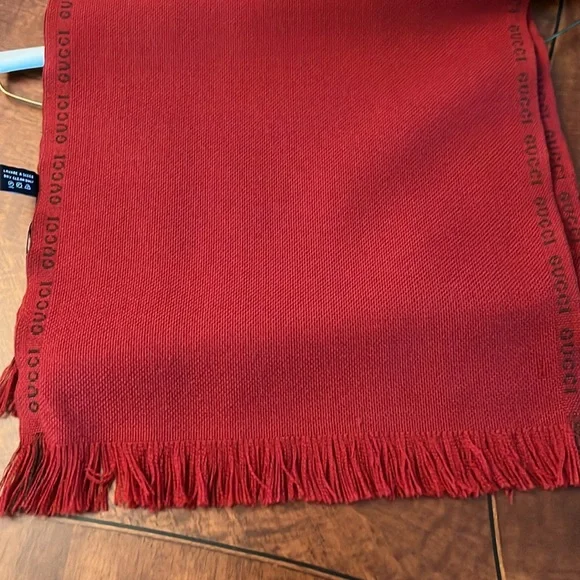 Gucci Wool Scarf 🧣 - Picture 8 of 10